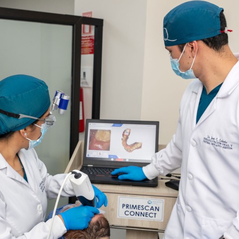 usfq-posgrados-especializacion-rehabilitacion-oral-protesis-implanto-asistida