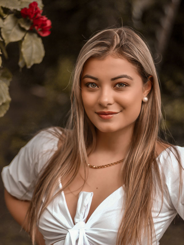 GOBE Gabriela Paredes