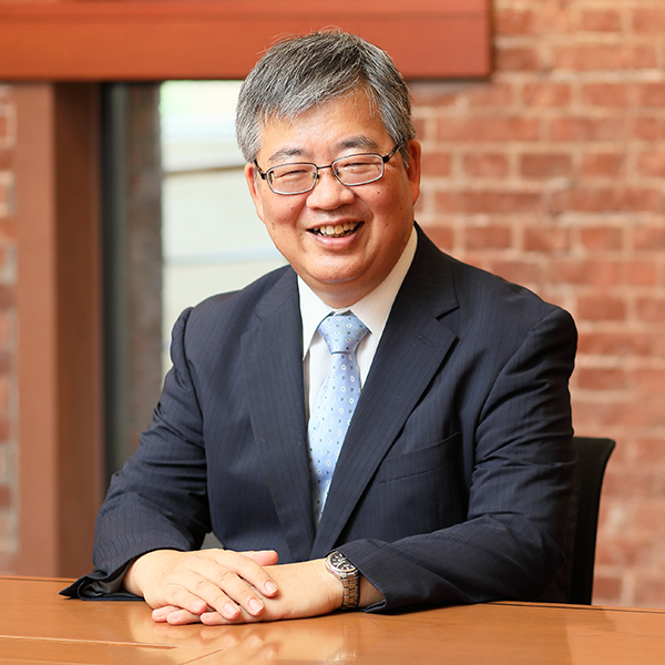 Profesor Fumihiko Nakamura