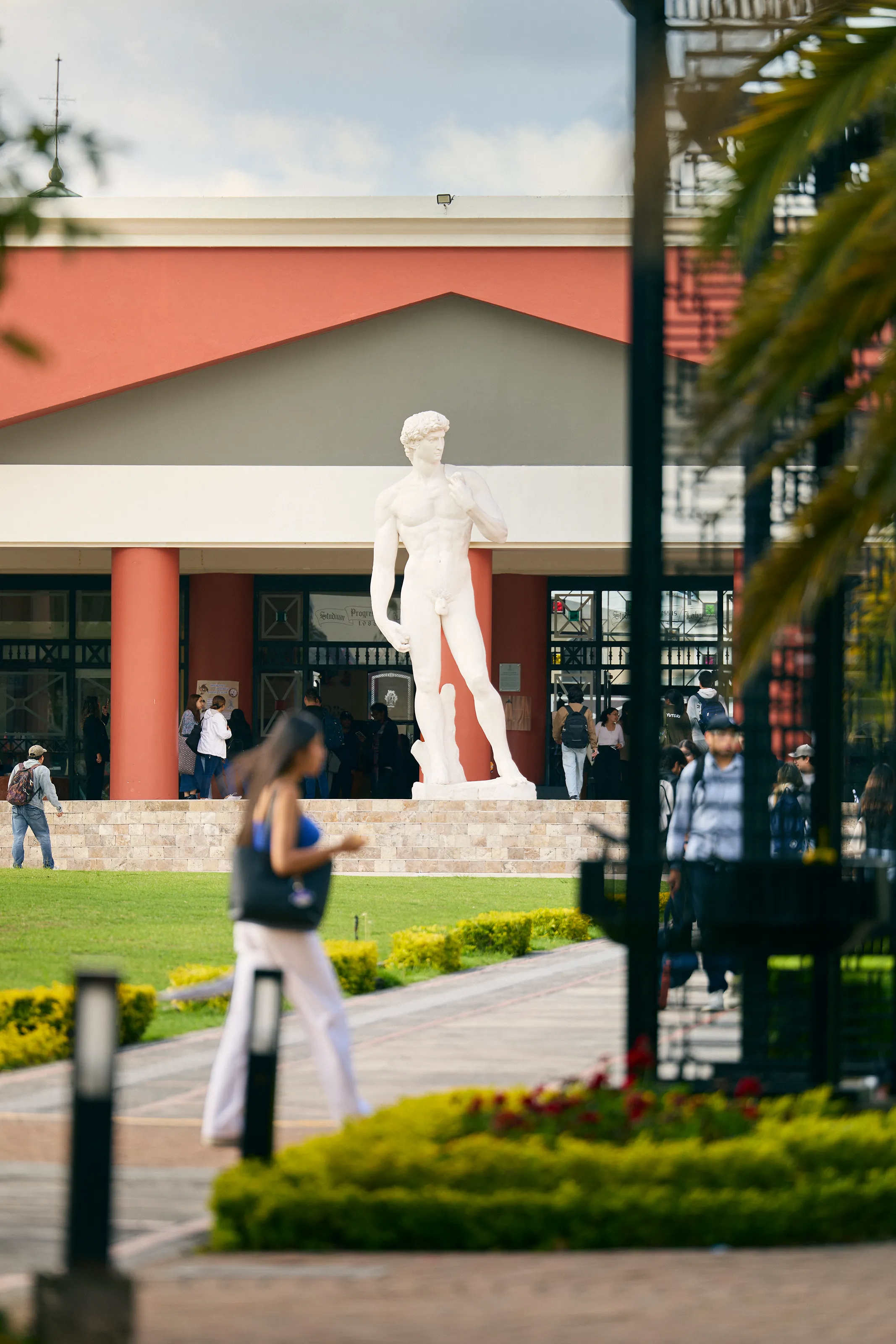 campus y estudiantes