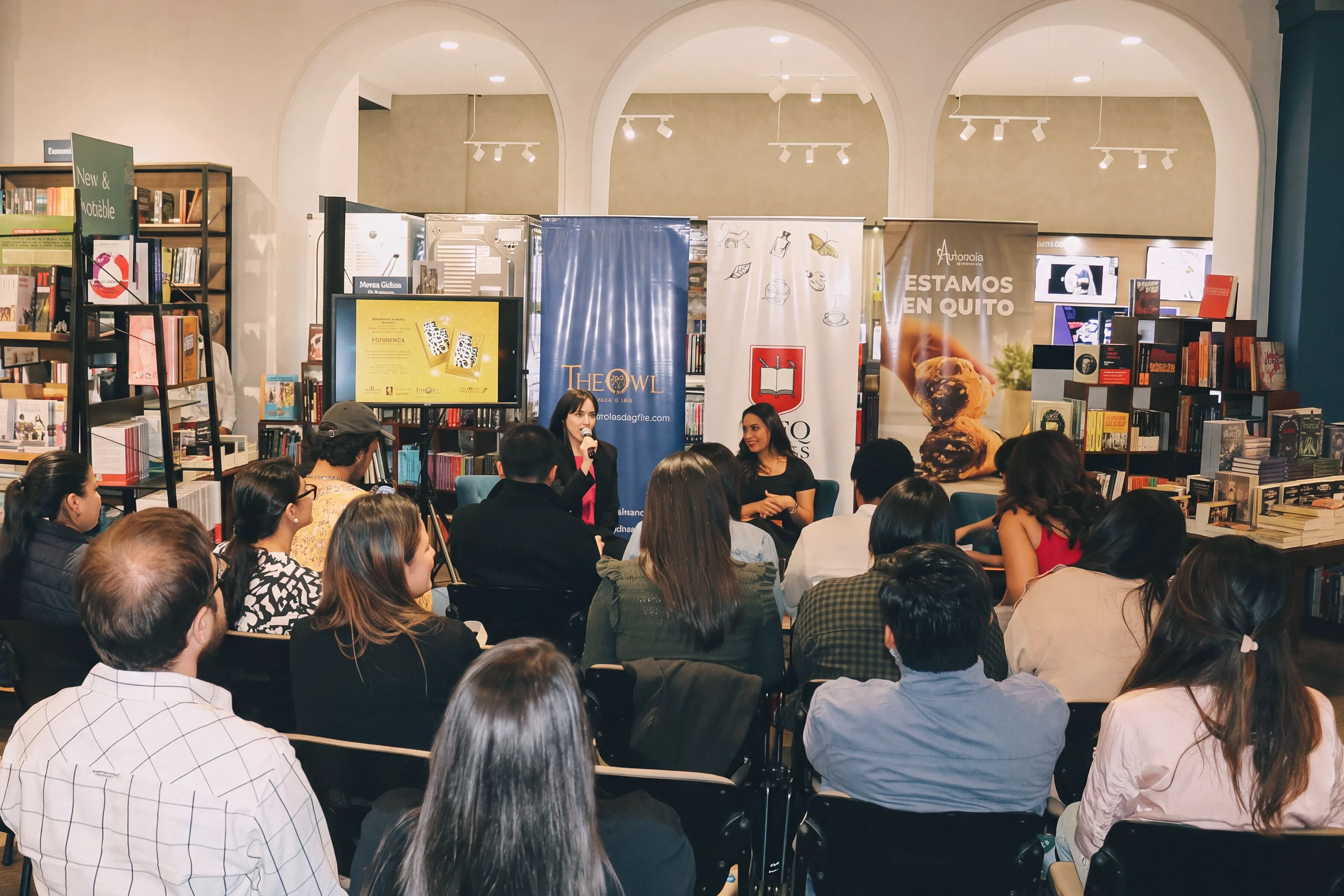 usfq-colegios-cocisoh-evento-libreria.webp