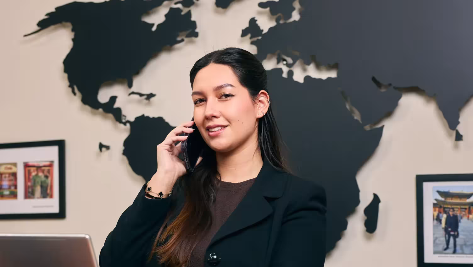 mujer telefono