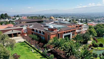 slide-campus-usfq-1