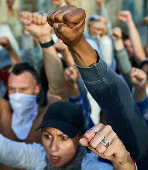 De la crisis de los derechos a la crisis democrática. Reflexiones en torno al derecho de protesta
