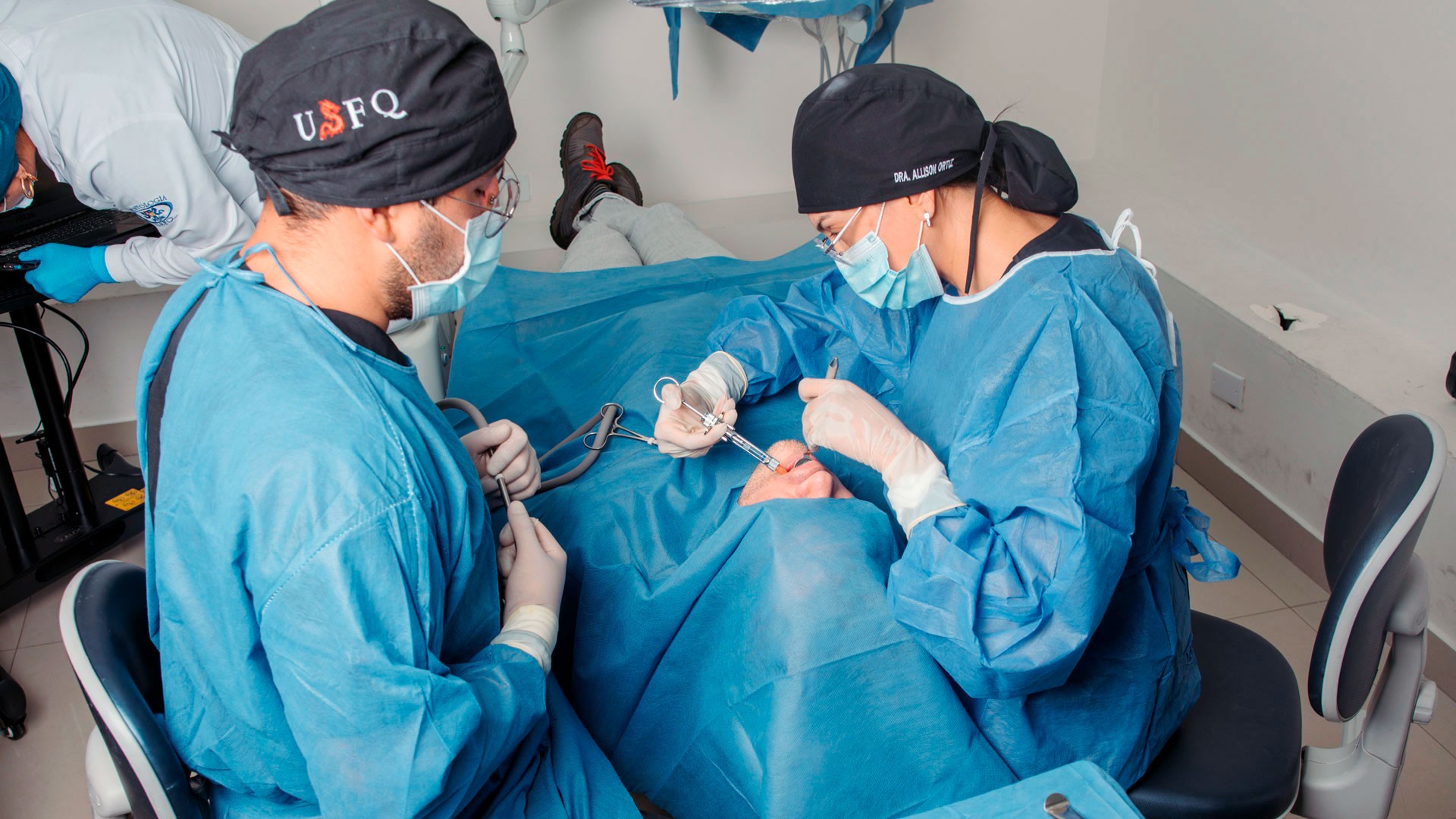Especialización en Periodoncia e Implantología Quirúrgica