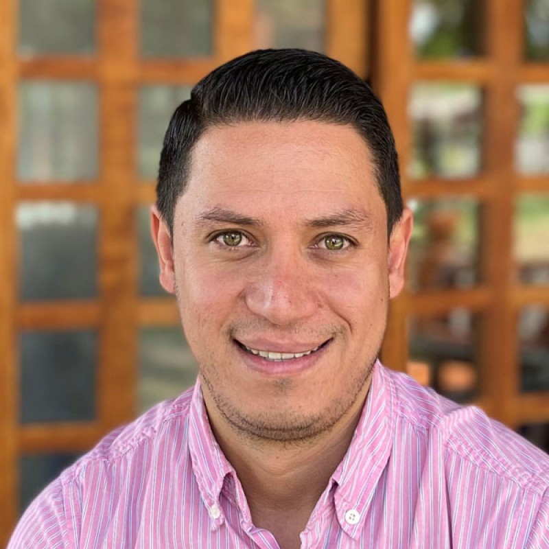 Luis Cisneros Wandemberg Universidad San Francisco de Quito