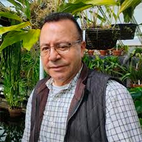 Dr. César Falconí