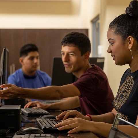 Tecnología en Informática y Programación (Galápagos Santa Cruz) - Banner 3