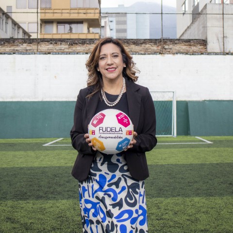 veronica_escobar