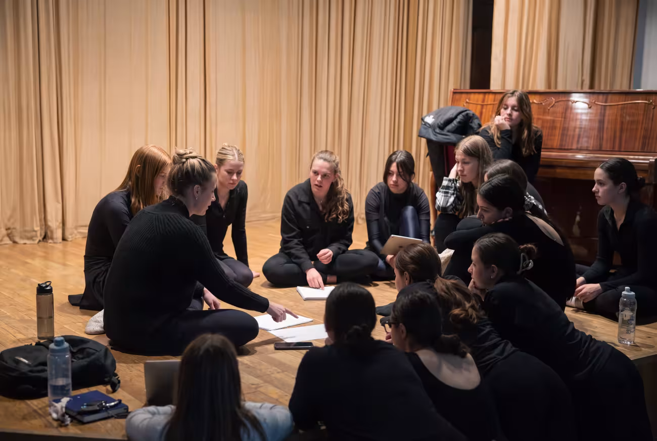 usfq-minor-colegio-comunicacion-artes-contemporaneas-danza-artes-alumnas-teatro